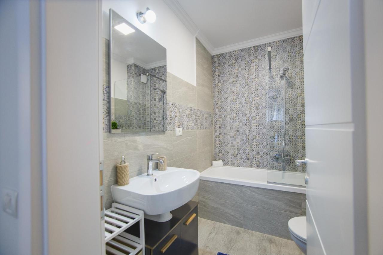 Retreat To A Stylish Home At West Residence Oradea Luaran gambar